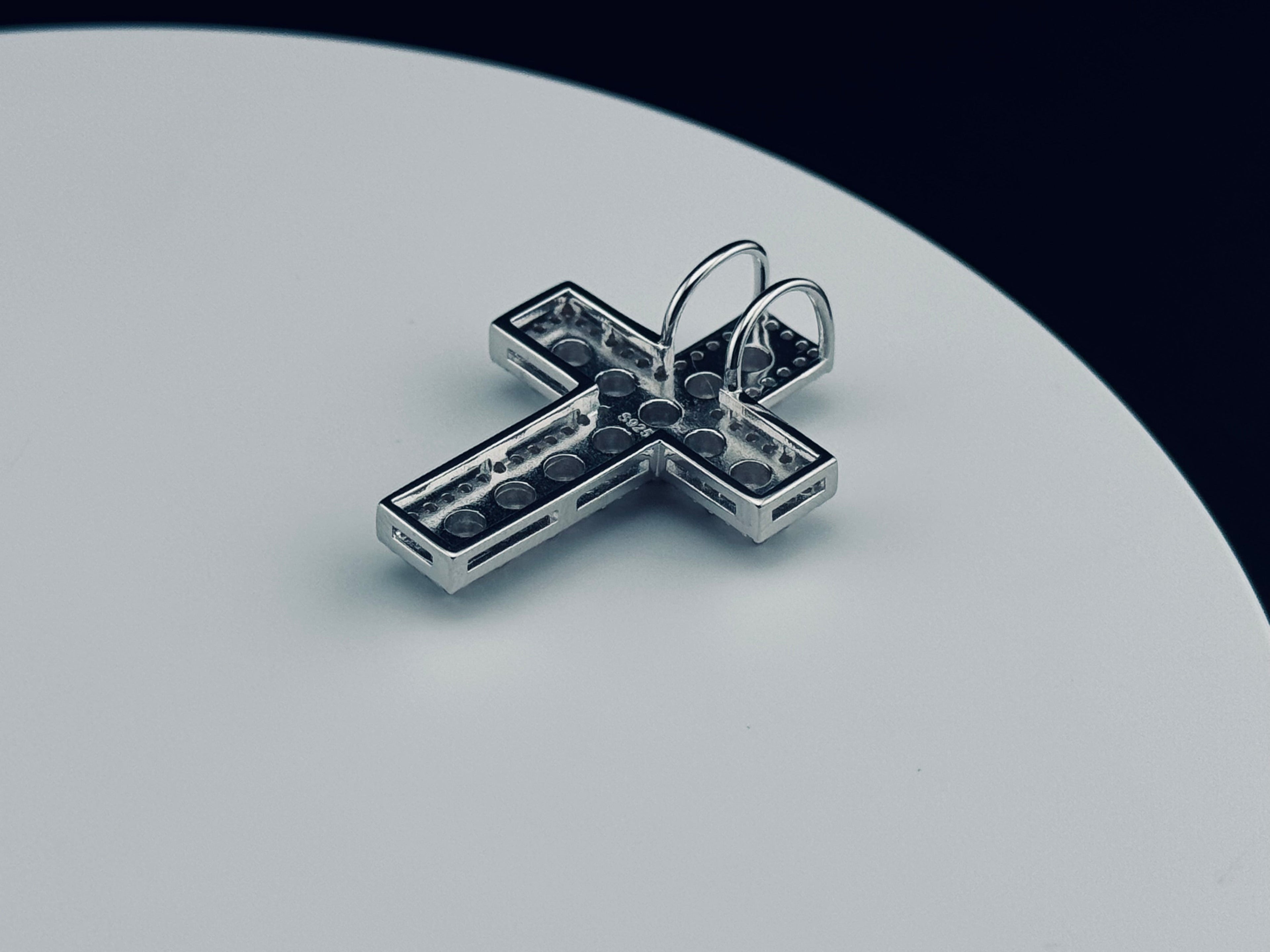 BIG CROSS PENDANT