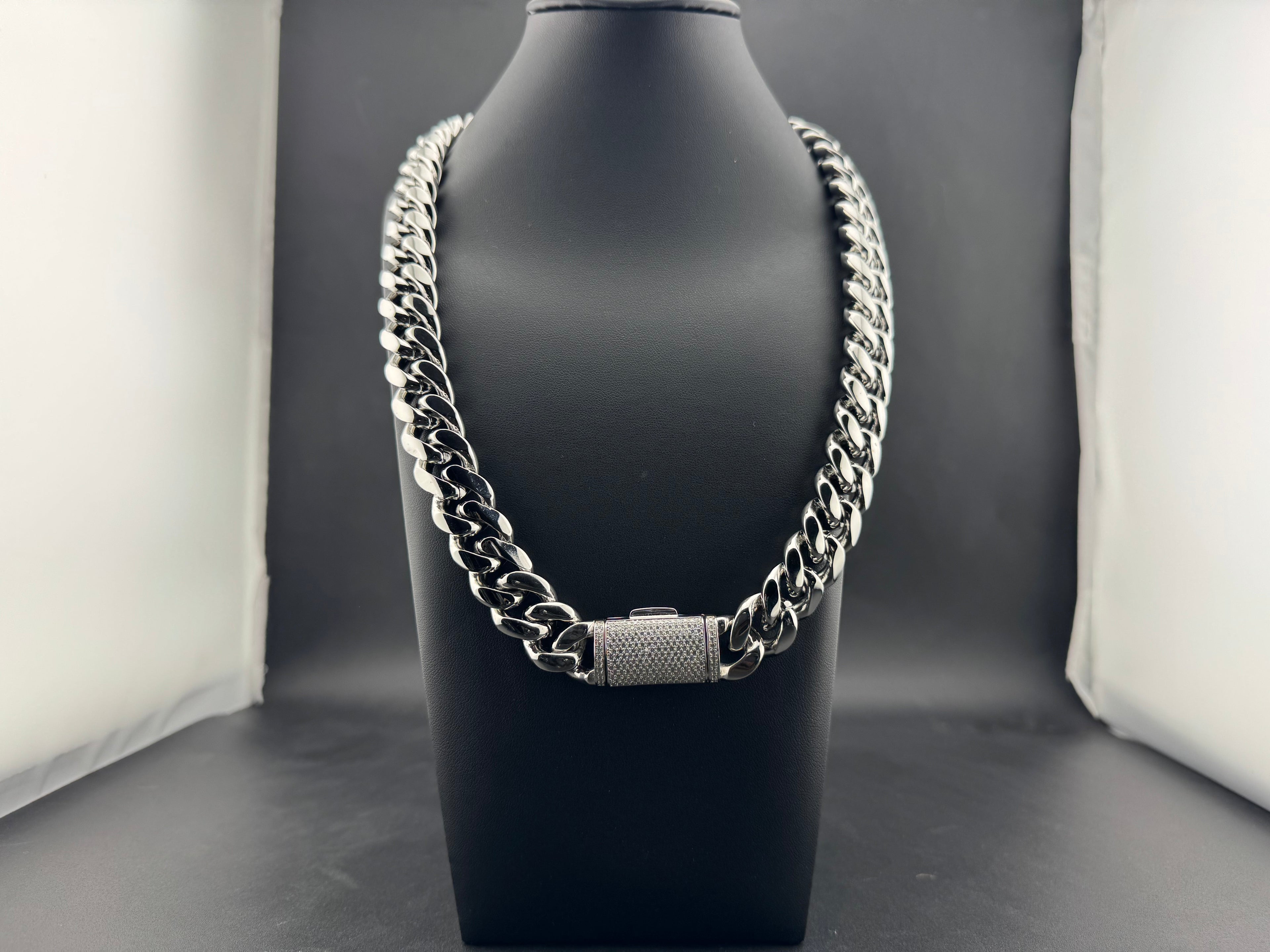 24 inch 18mm Cuban chain