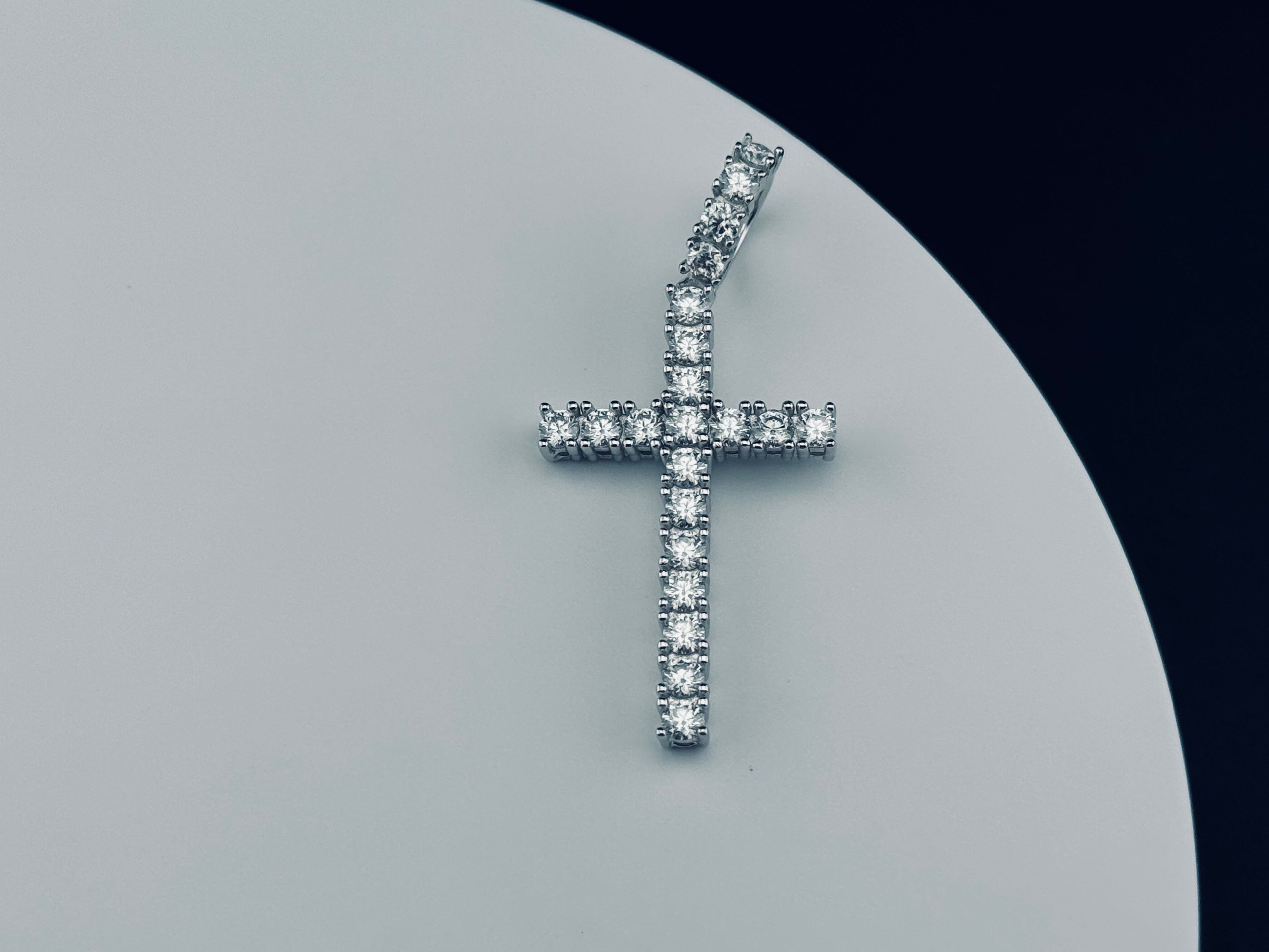 CROSS PENDANT